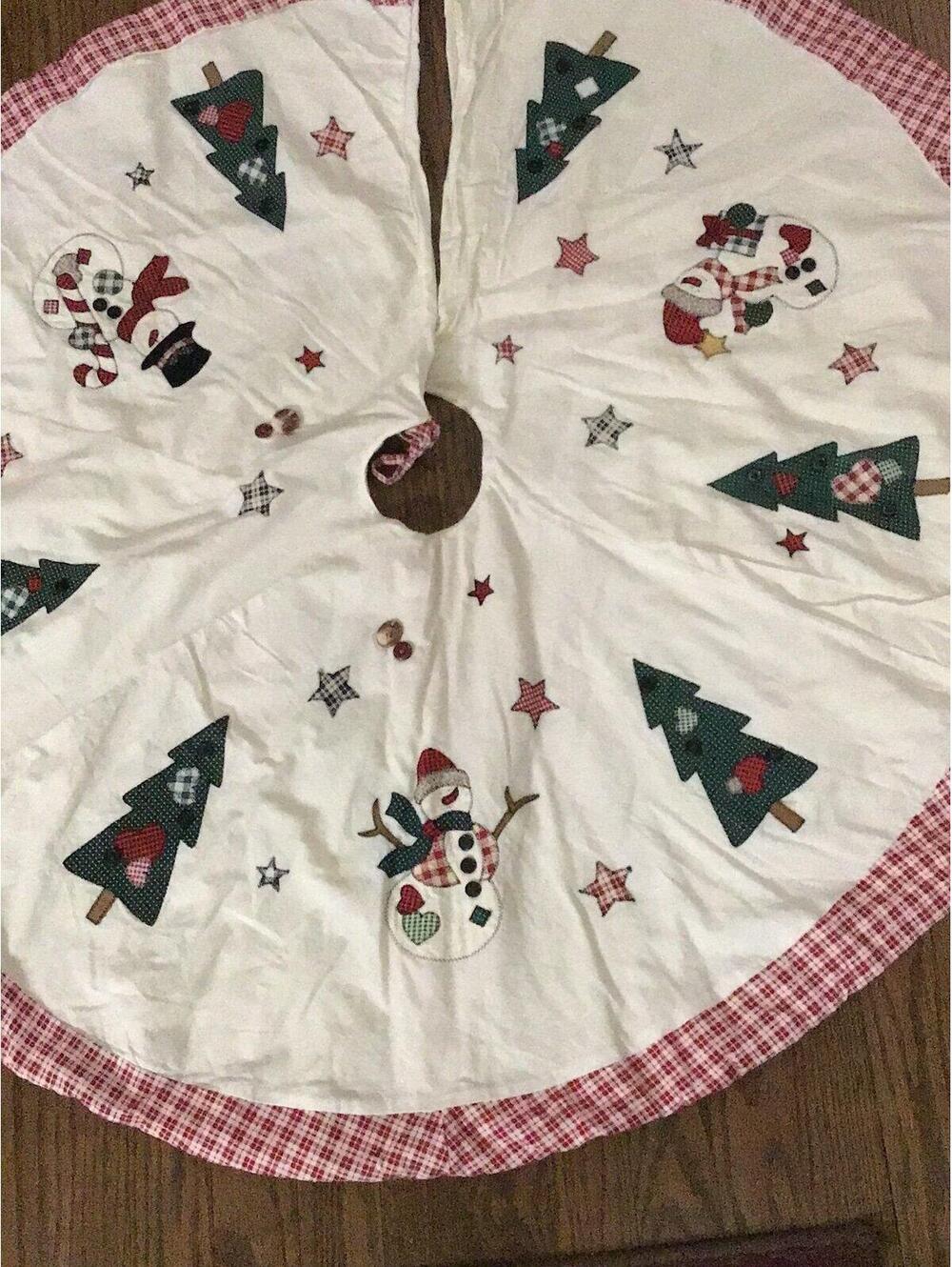 Christmas Beige and Red Tree Skirt
